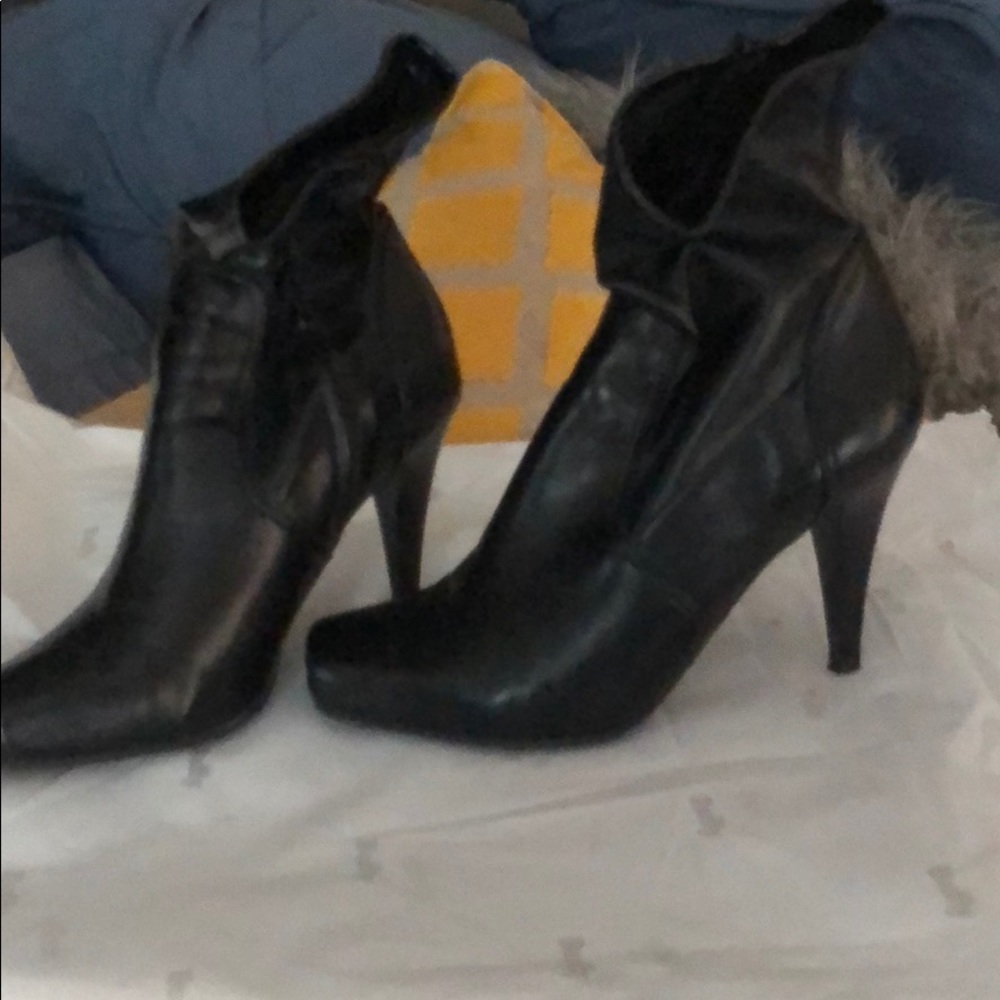 Jessica Simpson booties - Picture 2 of 3